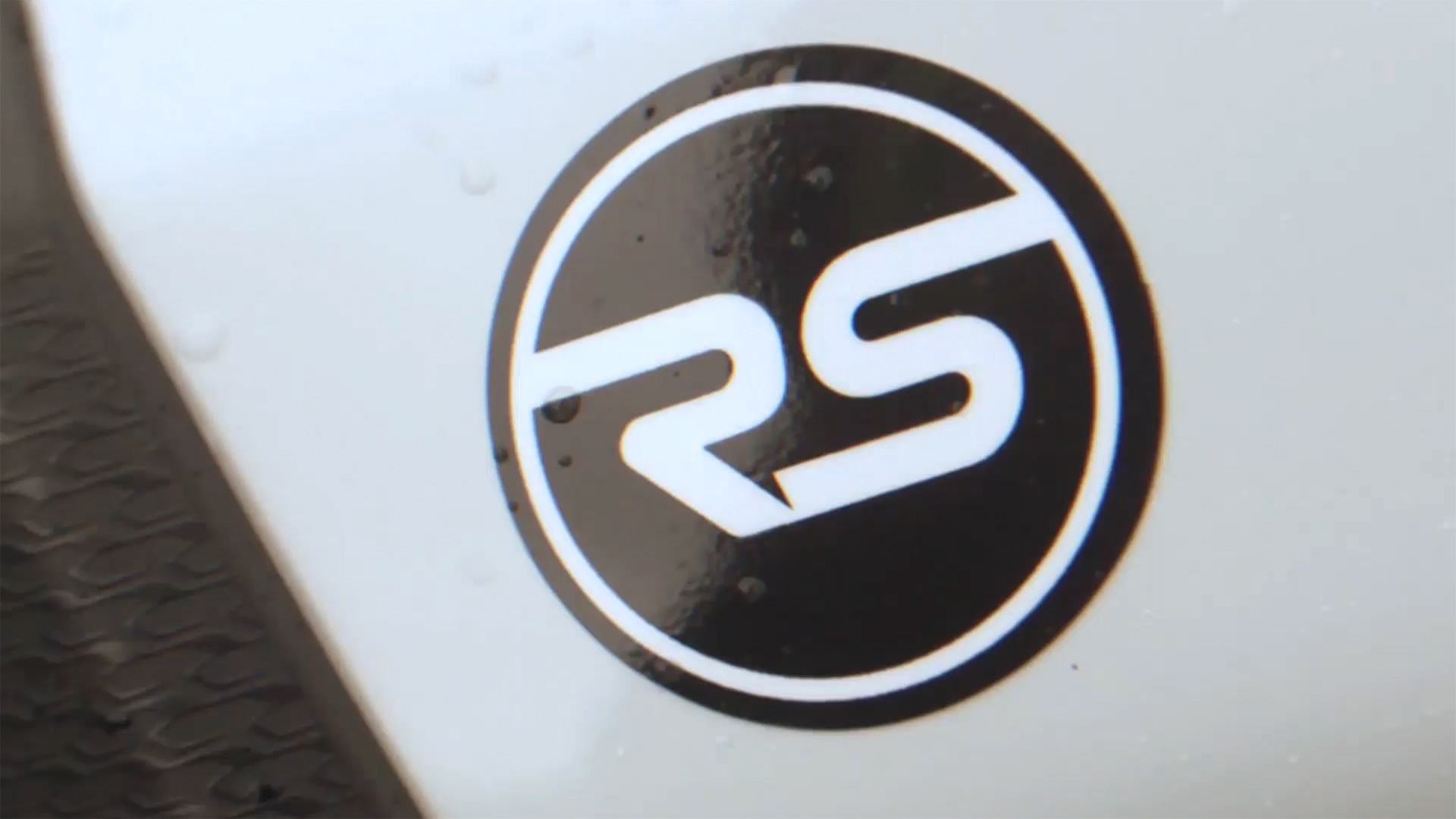 Detailní záběr loga Racing School Europe